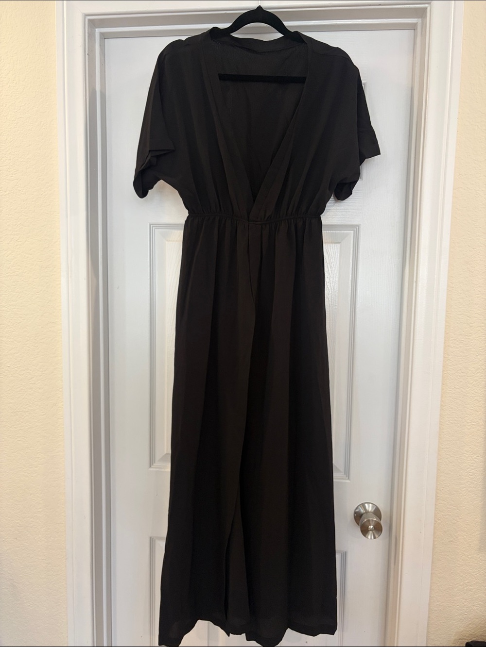 SHEIN Black V-Neck Maxi Dress with Cinched Waist